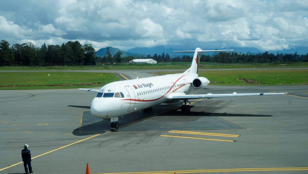 Fokker-100 Aircraft at Kagamuga International Airport in Mt Hagen - Air ...